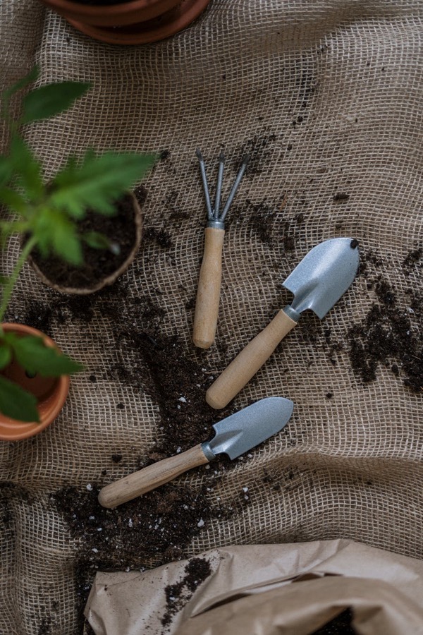 Greenhouse tools and growing inputs